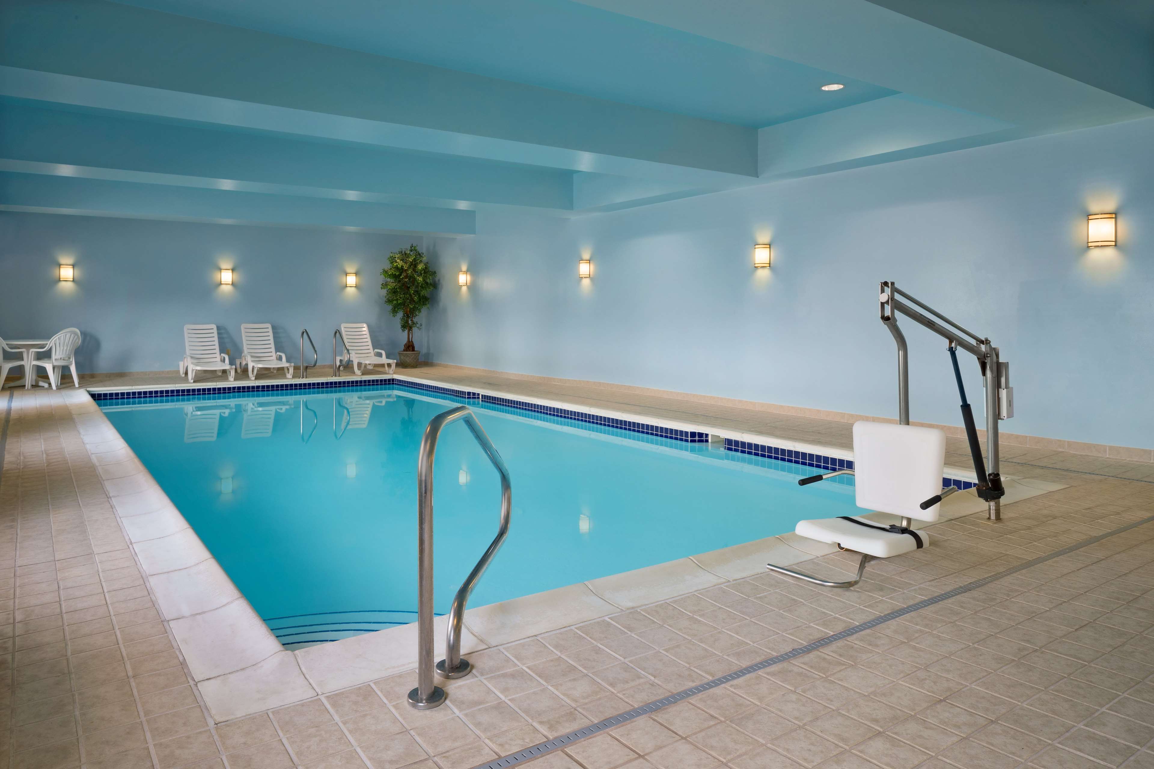 Hampton Inn Belle Vernon, 1525 Broad Avenue Extension, Belle Vernon, PA