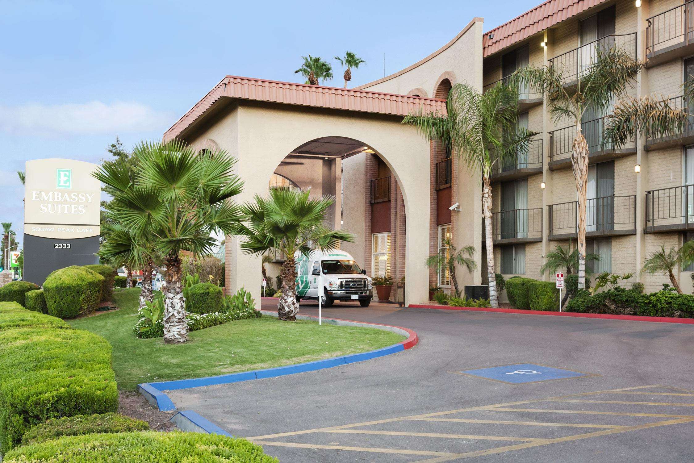 Embassy Suites by Hilton Phoenix Airport Photo