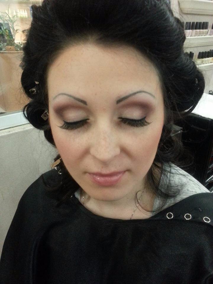 Robert James Salon Image