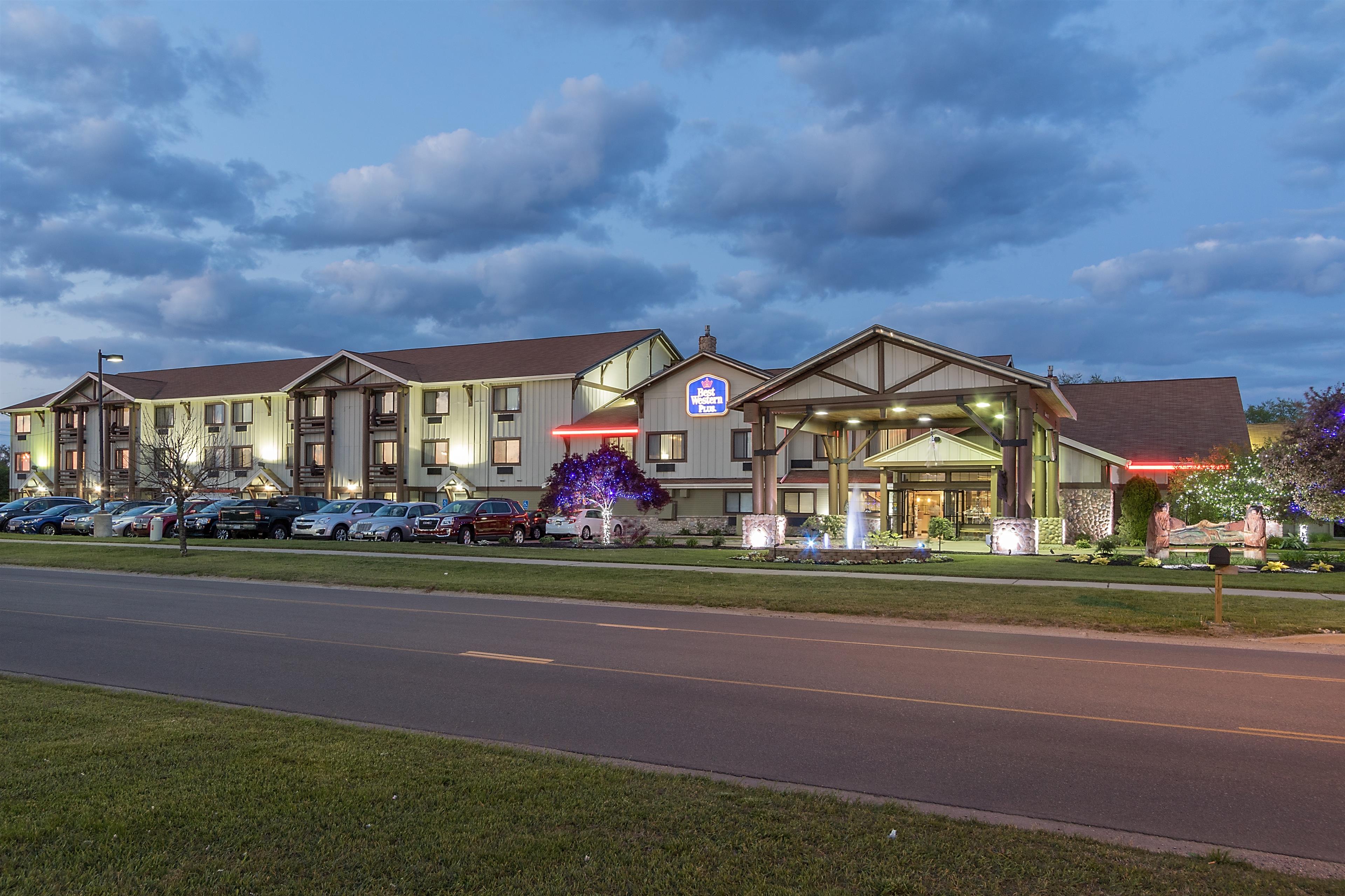 Best Western Plus Holland Inn & Suites Holland, MI Business Profile