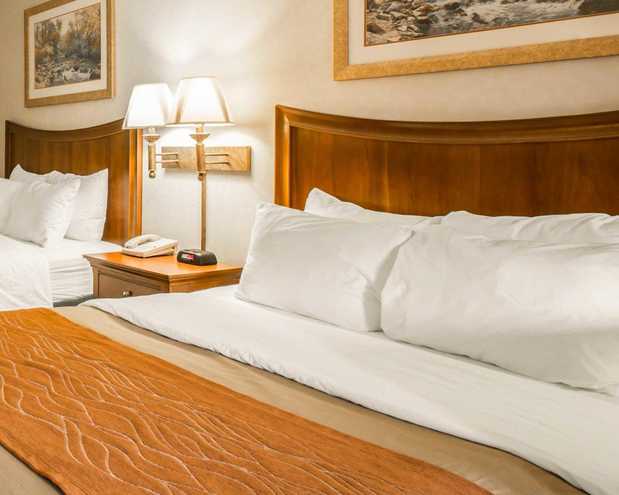 Images Rodeway Inn & Suites On The River