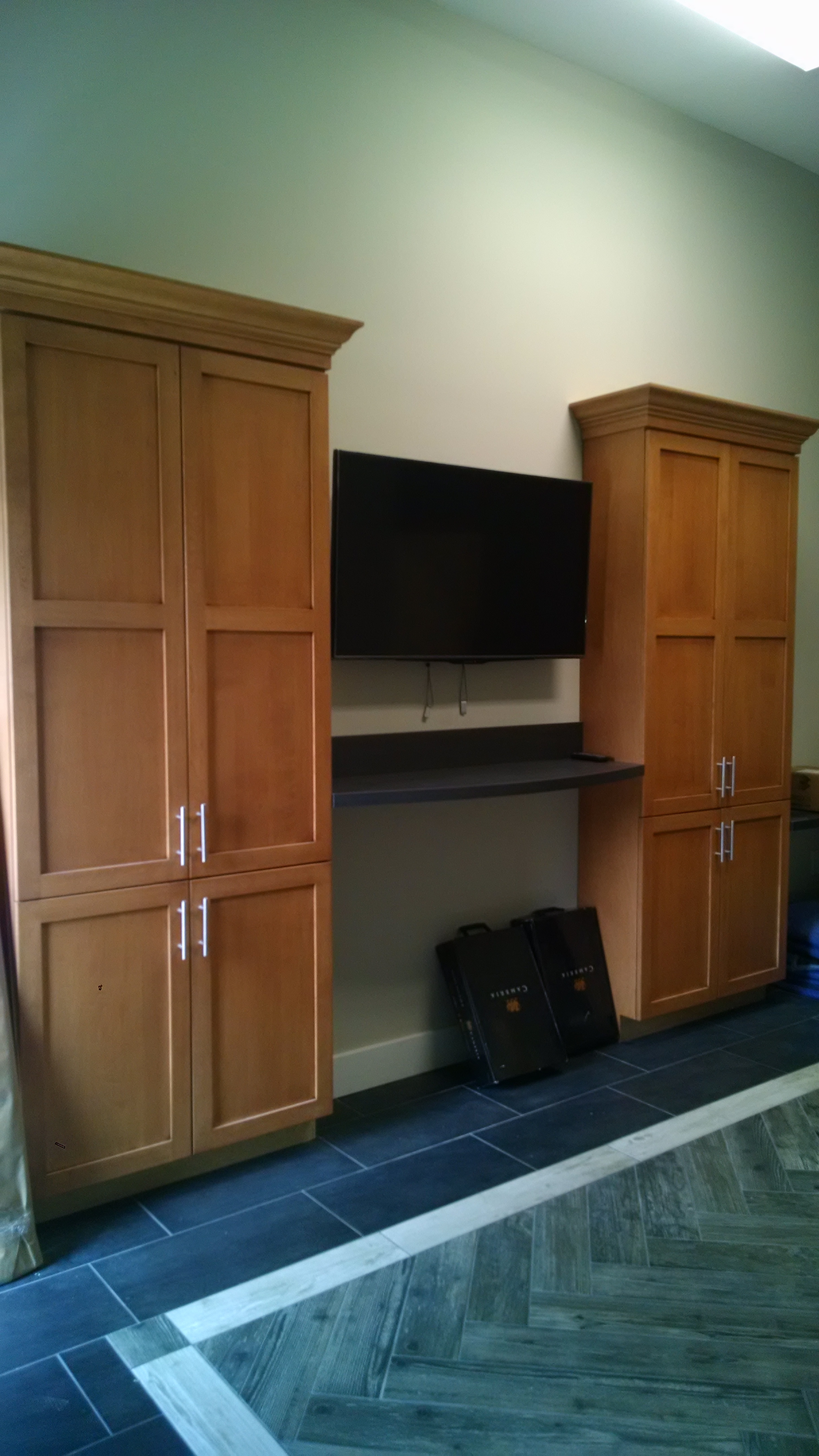 Maui Kitchens Inc. Image