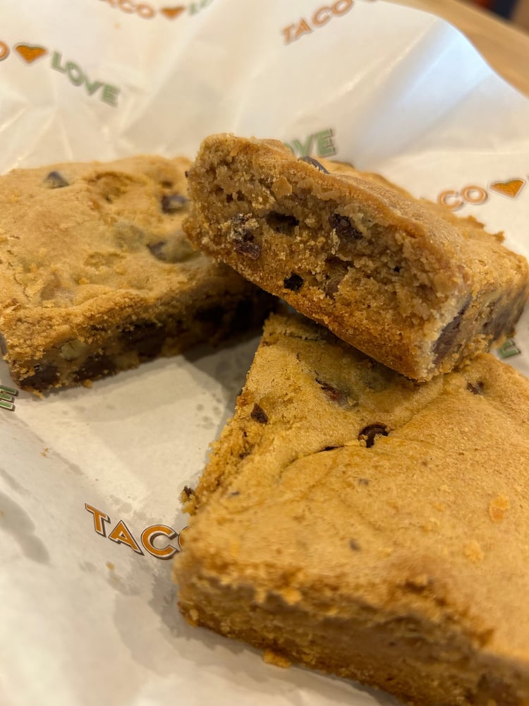 Blondie Brownie with Nuts