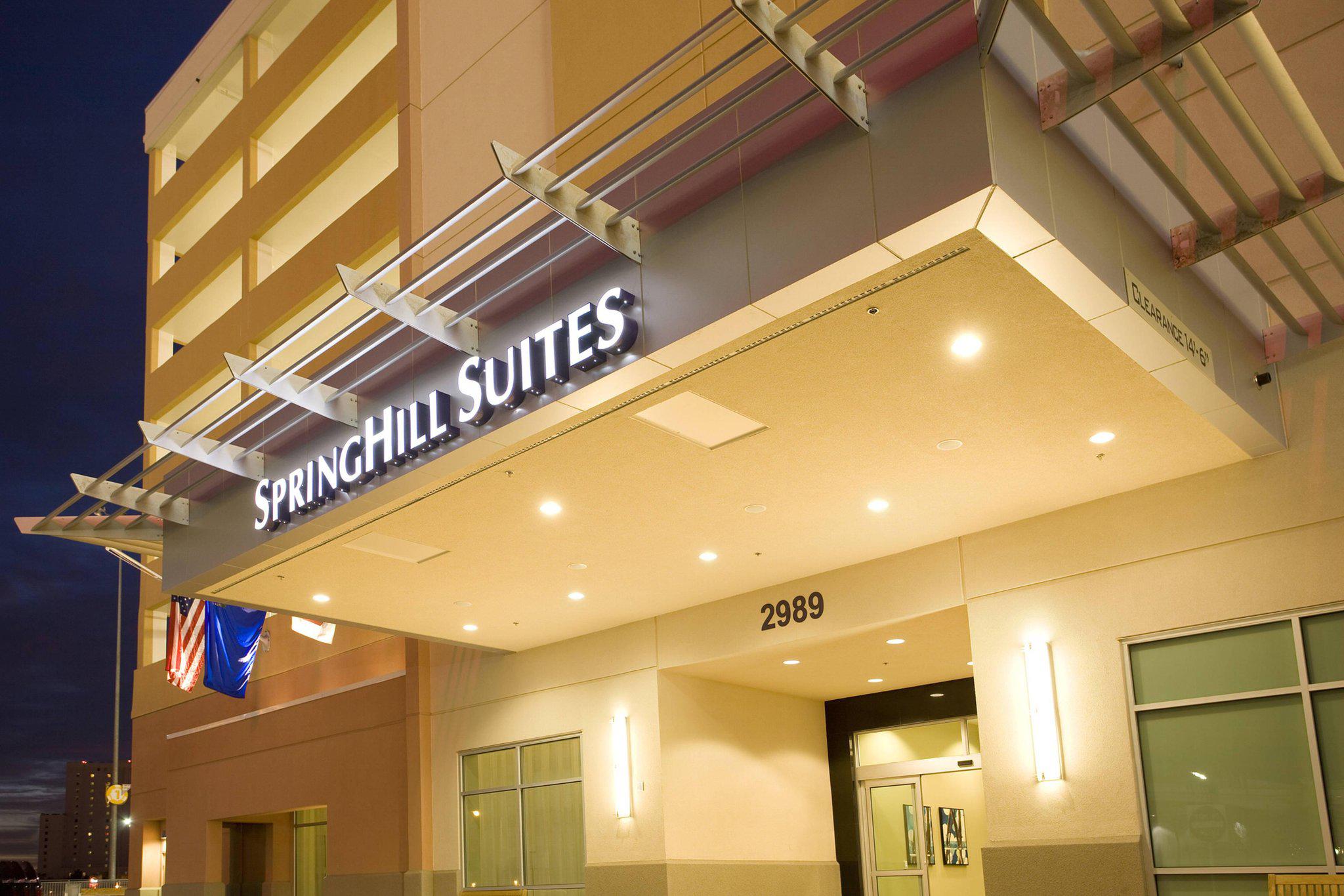 SpringHill Suites by Marriott Las Vegas Convention Center Photo