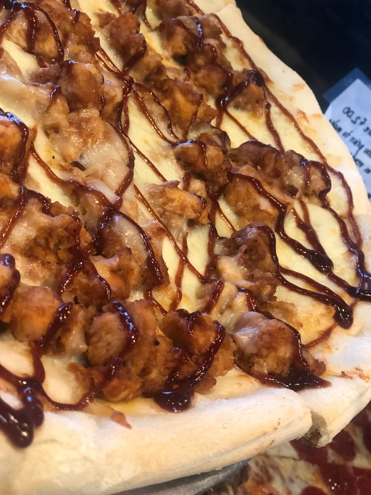 BBQ Chicken Pizza (18")