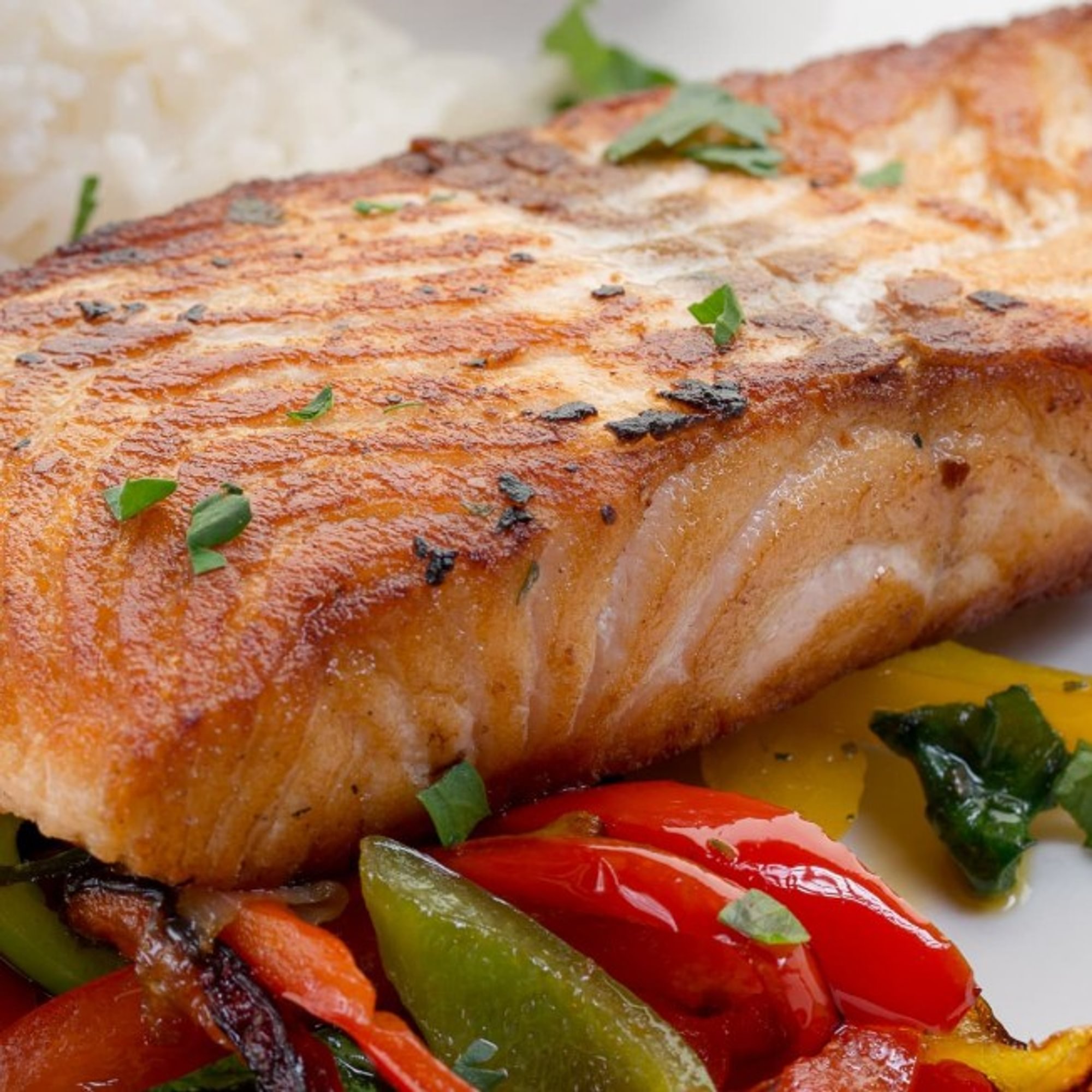 Salmon Al Grill Con Mix Vegetales Salteados (8 Oz)