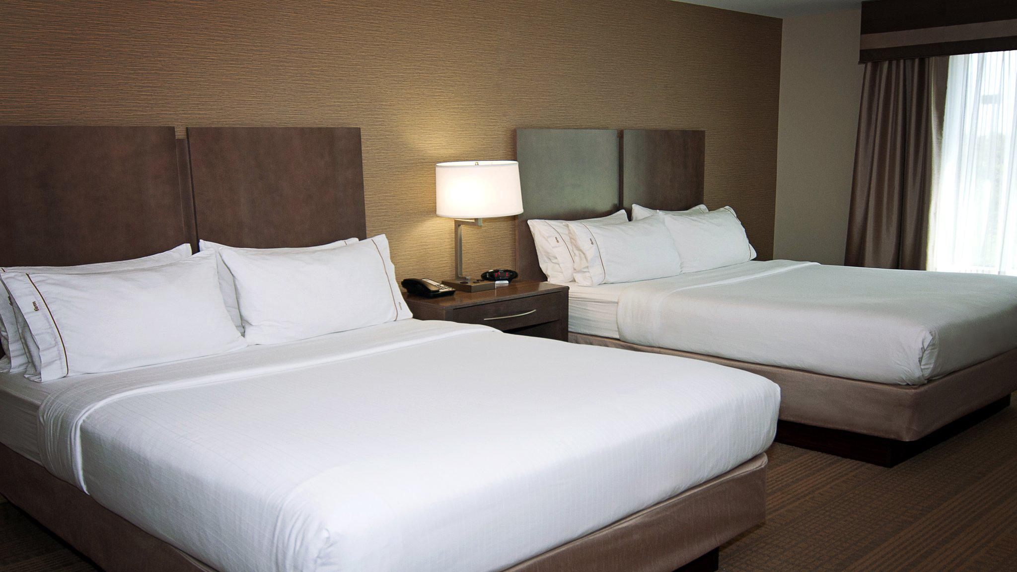 Holiday Inn Express & Suites Wichita Northeast Photo