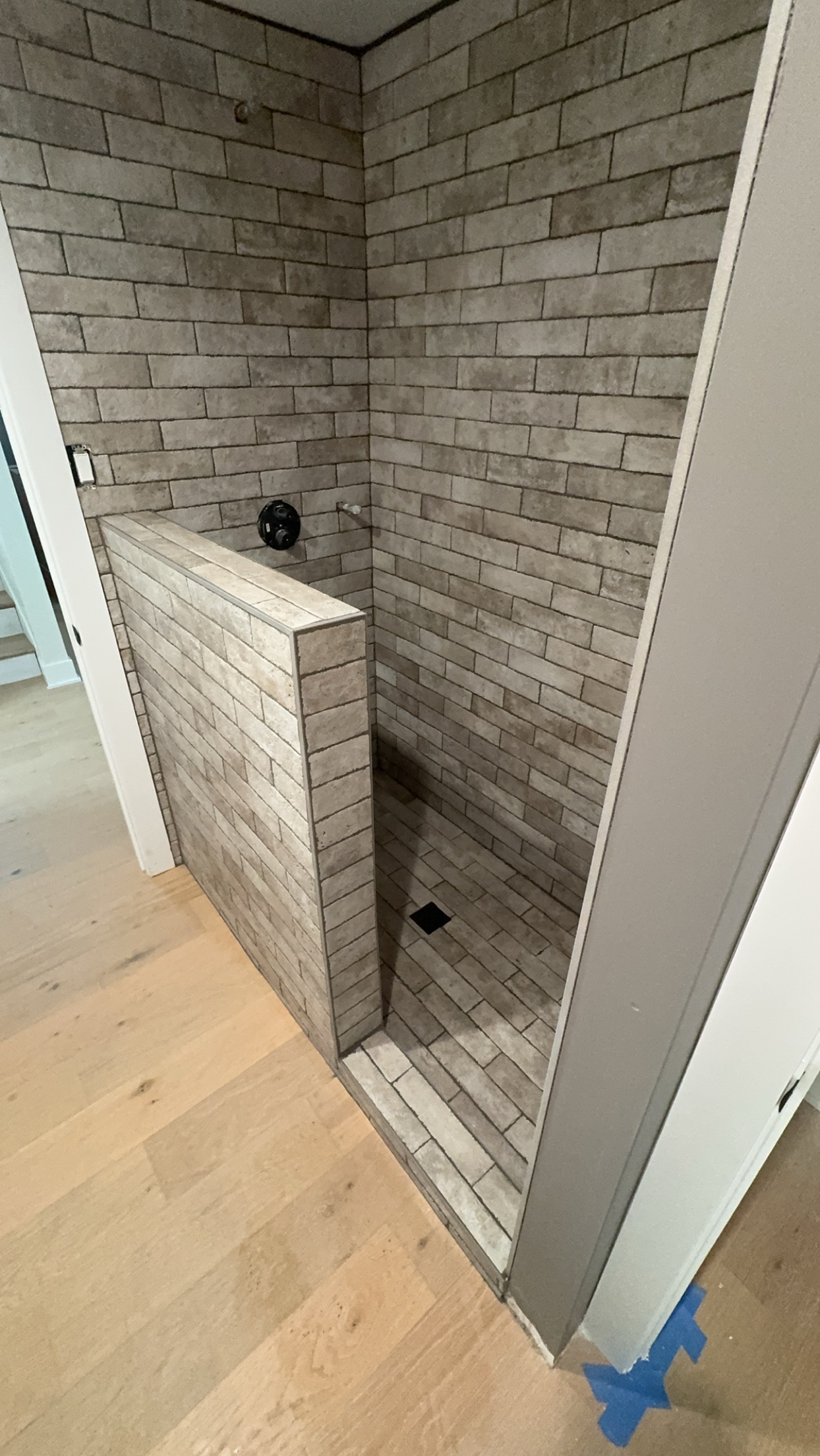 Dallia Floor & Wall Co. Image