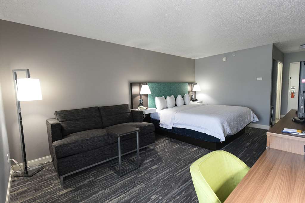 Hampton Inn Youngstown-North Image