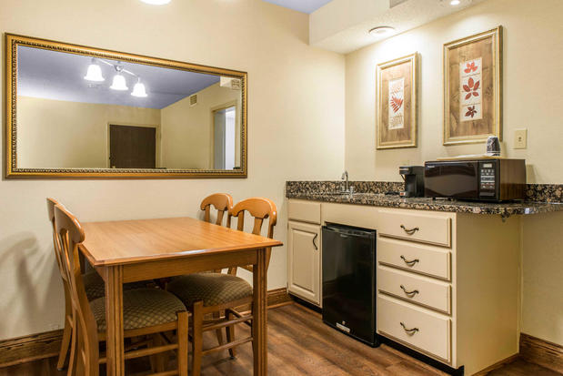 Images Quality Inn & Suites