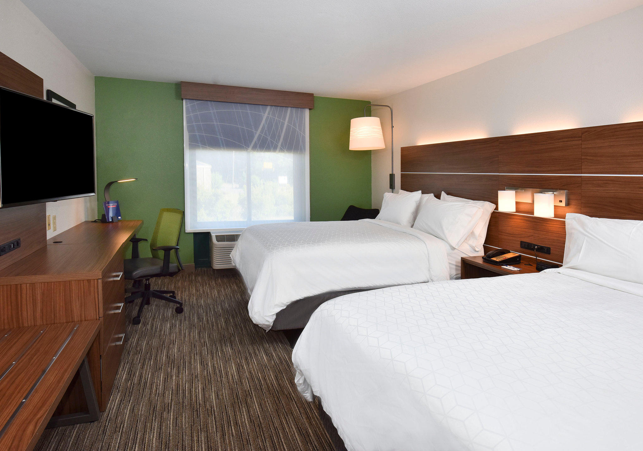 Holiday Inn Express & Suites Selma Photo