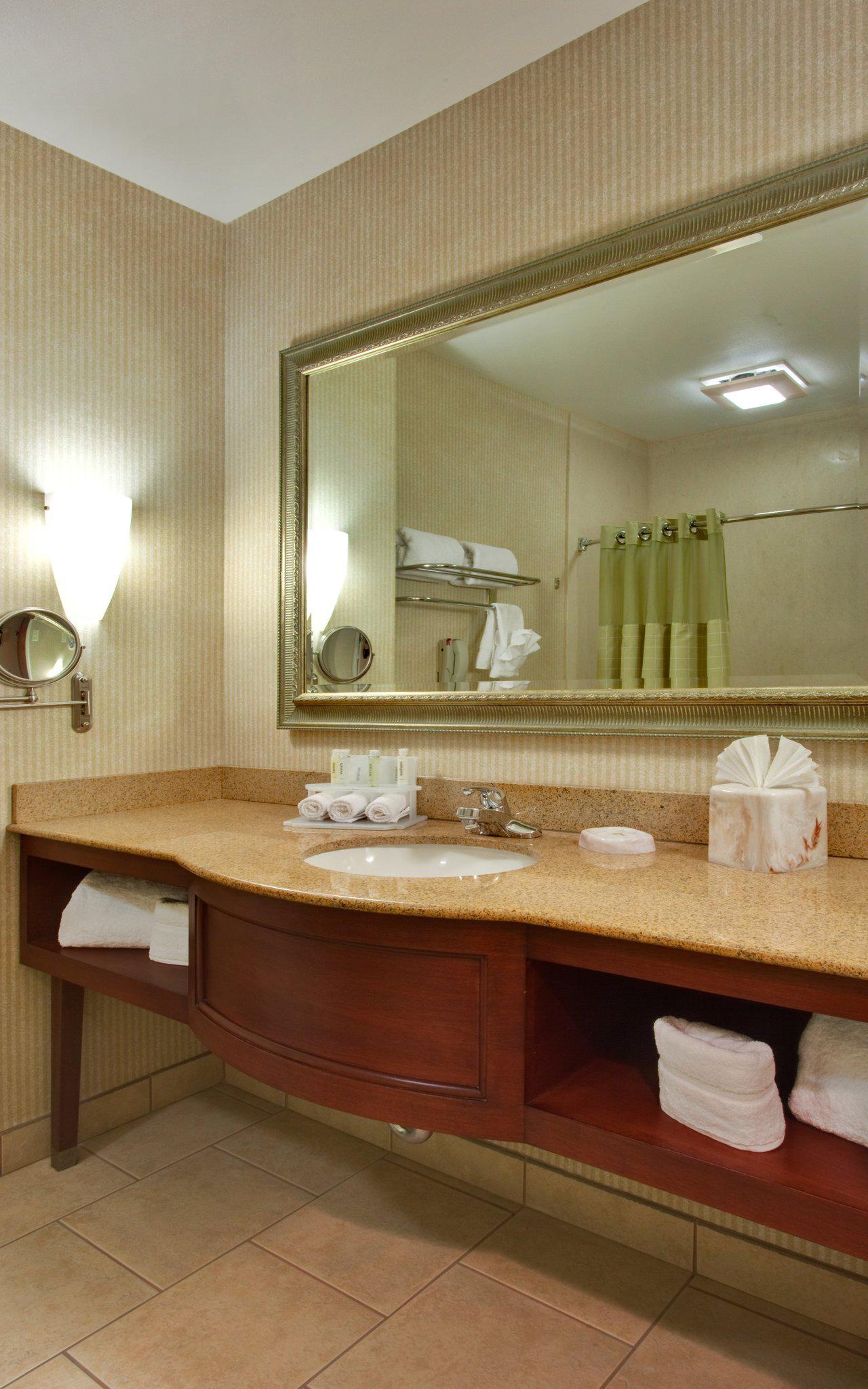 Holiday Inn Express & Suites Ontario Airport-Mills Mall Photo