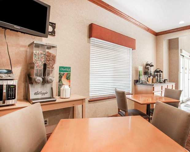 Images Quality Inn Lake of the Ozarks
