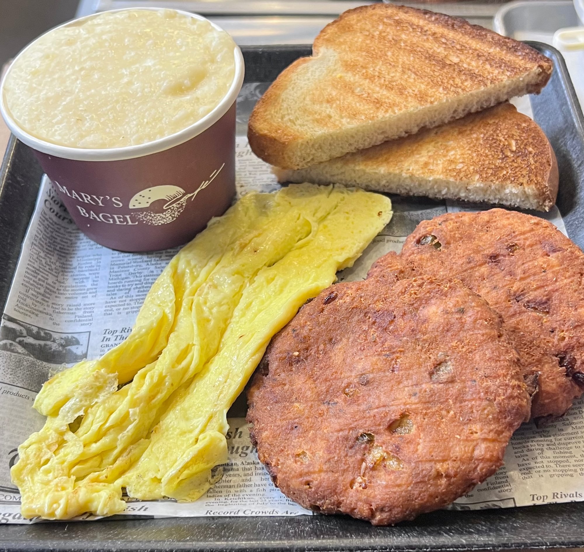 SALMON CROQUETTES & CHEESE GRITS
