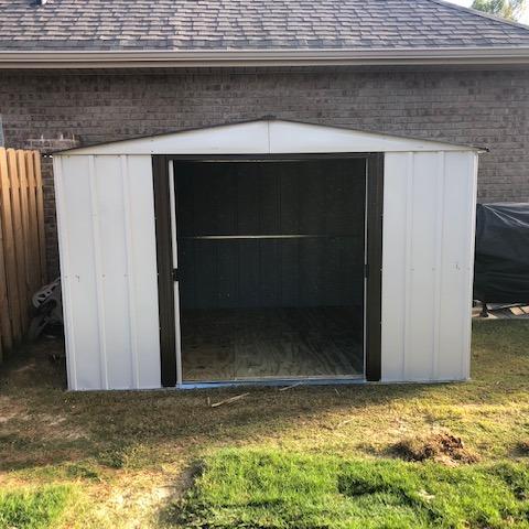 M&amp;M Handyman Logo