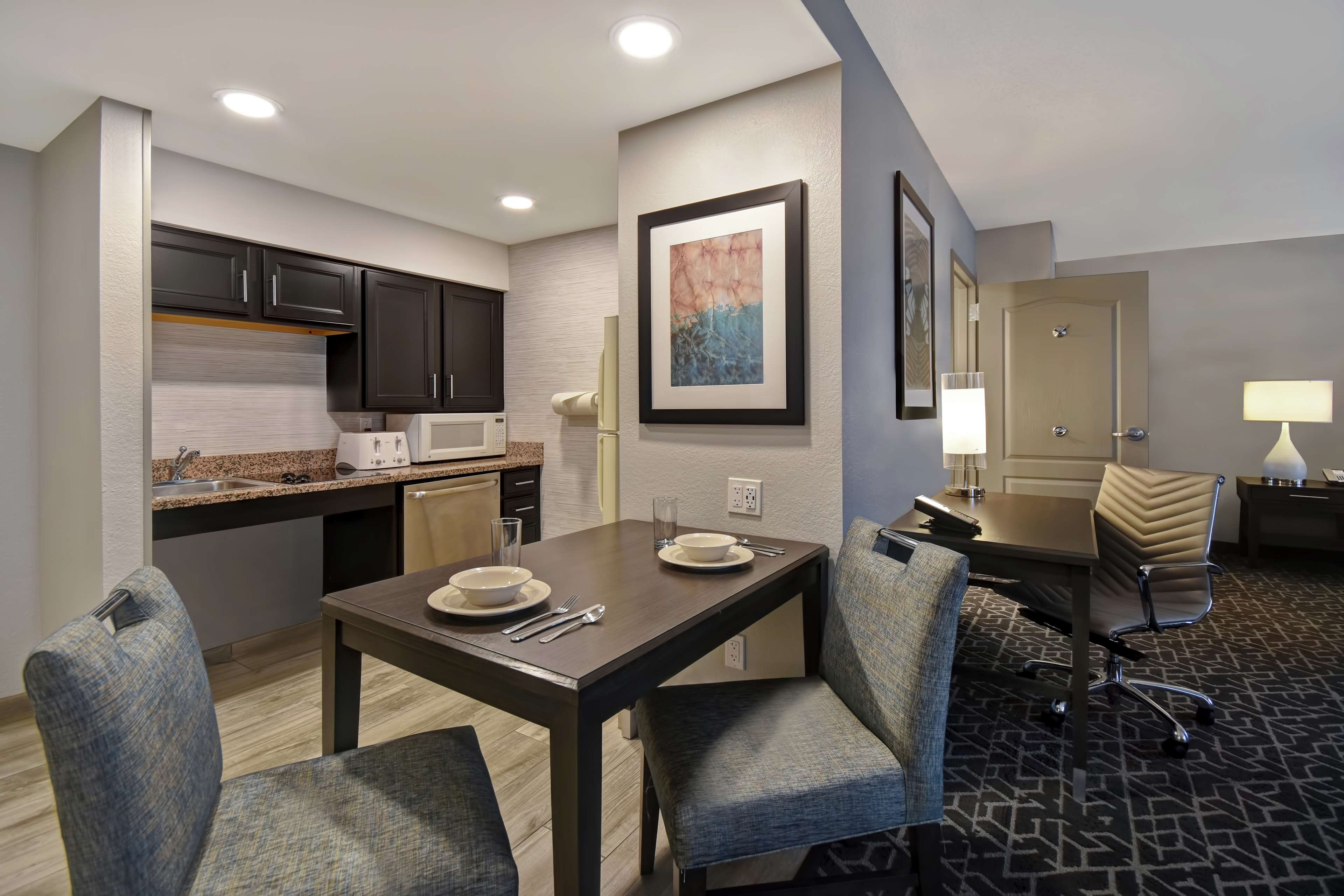 Homewood Suites by Hilton Edgewater-NYC Area Photo