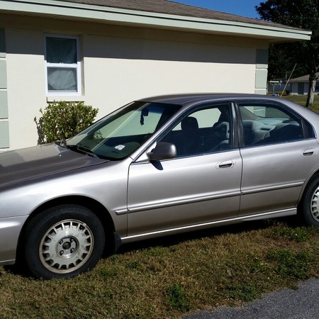 1996 Honda Accord. Tampa Wrecker Services is a Florida Junk Cars affilliate. We Buy Junk Cars, Trucks, buses, vans. pickups and heavy trucks, you name it, we pi 1996 Honda Accord. Tampa Wrecker Services is a Florida Junk Cars affilliate. We Buy Junk Cars, Trucks, buses, vans. pickups and heavy trucks, you name it, we pi