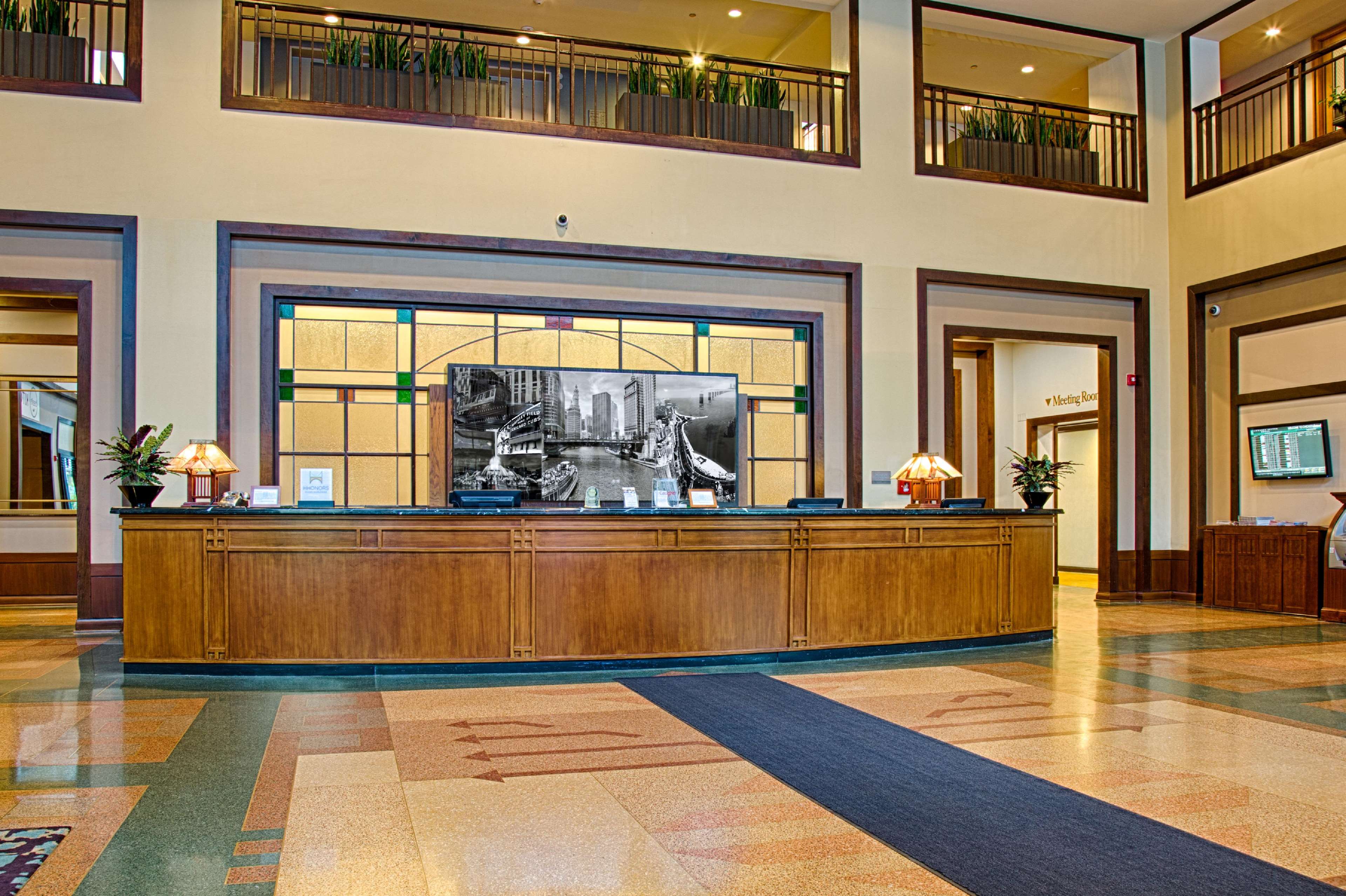 Embassy Suites by Hilton Chicago-O'Hare Rosemont Photo