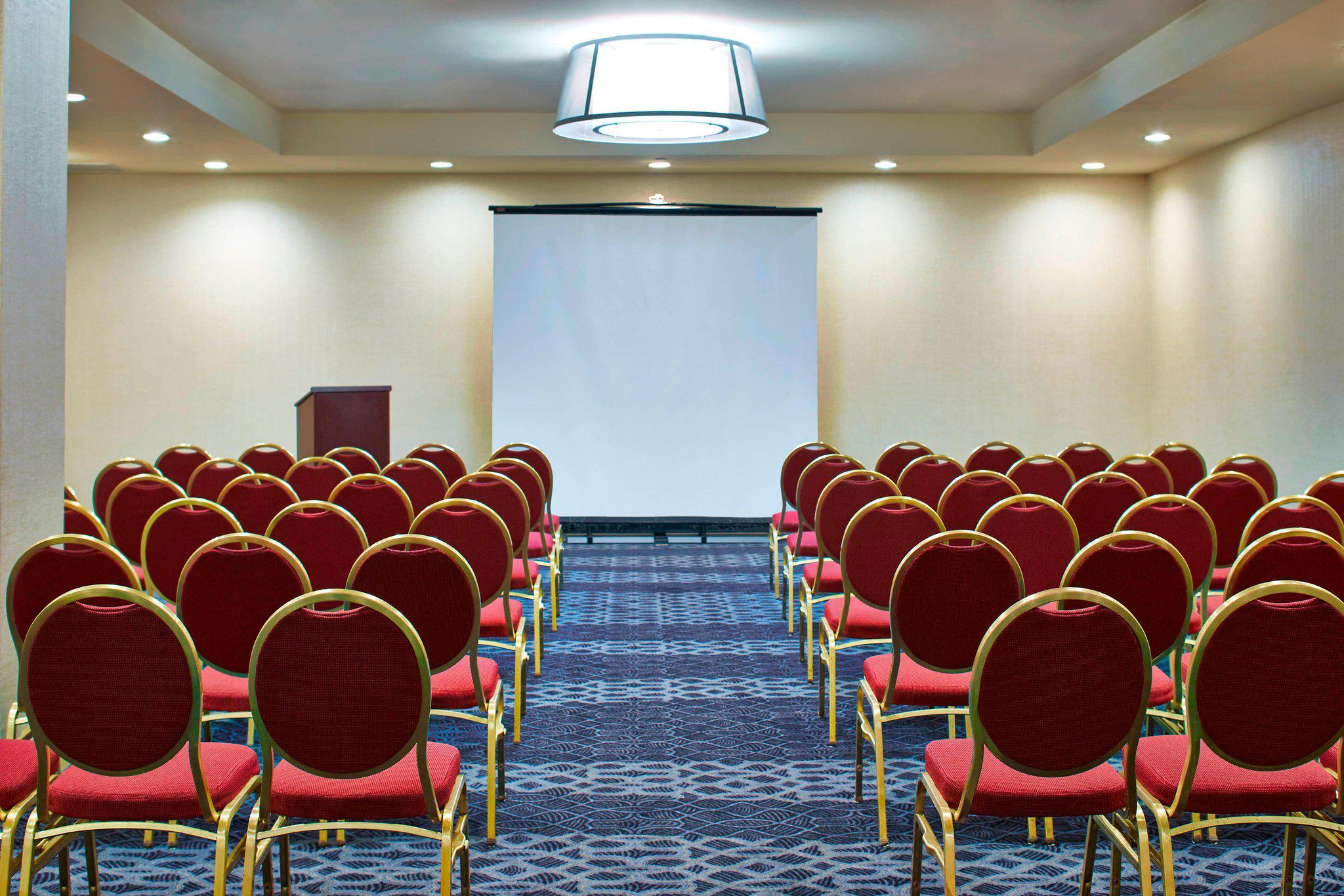 Renaissance Philadelphia Airport Hotel Photo