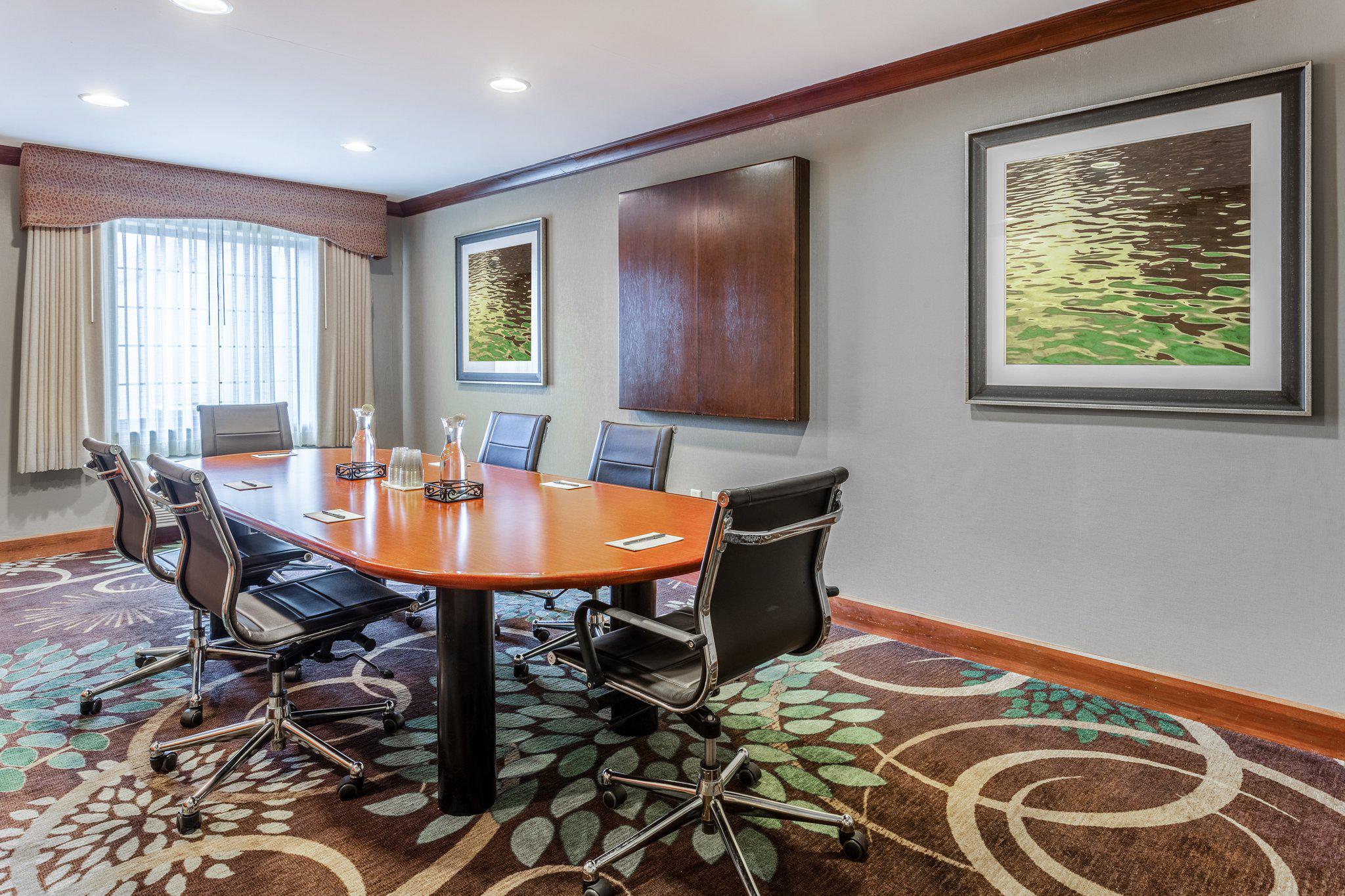 Staybridge Suites Davenport Photo