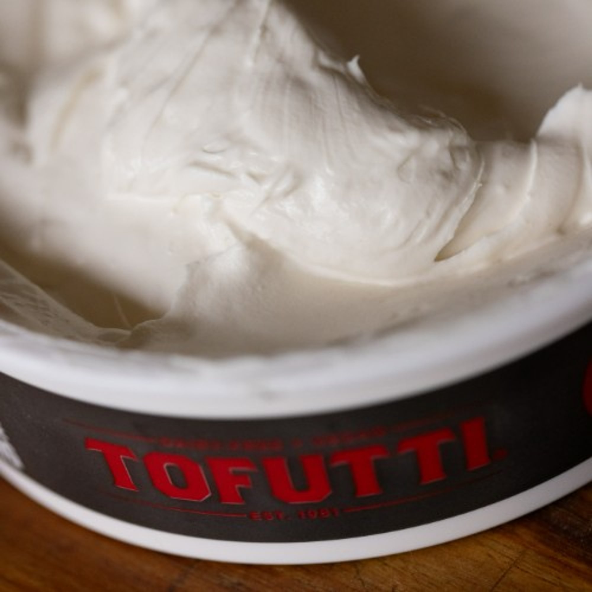 8 oz Tofutti (vegan cream cheese)