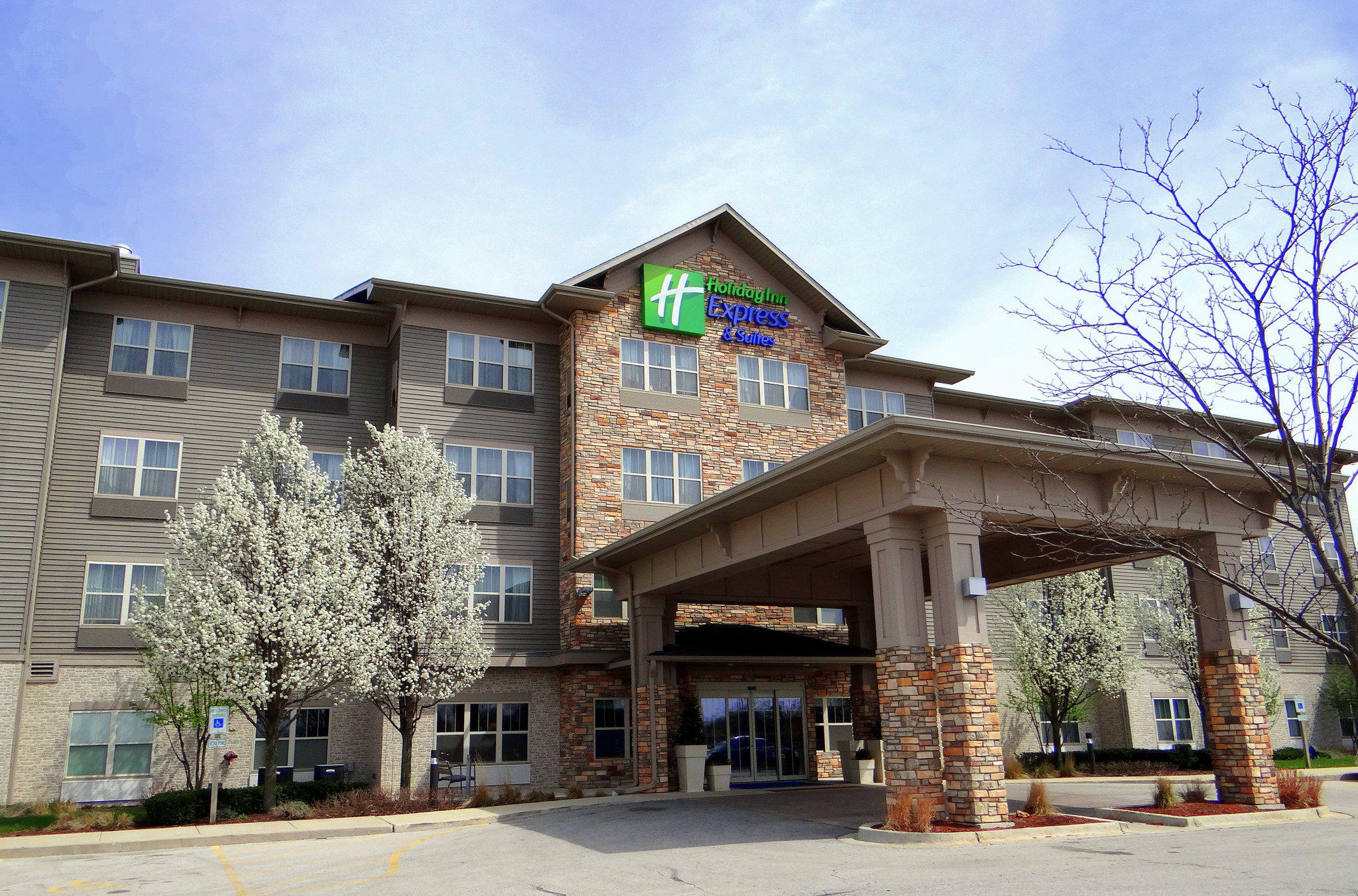 Holiday Inn Express & Suites Chicago West-Roselle Photo