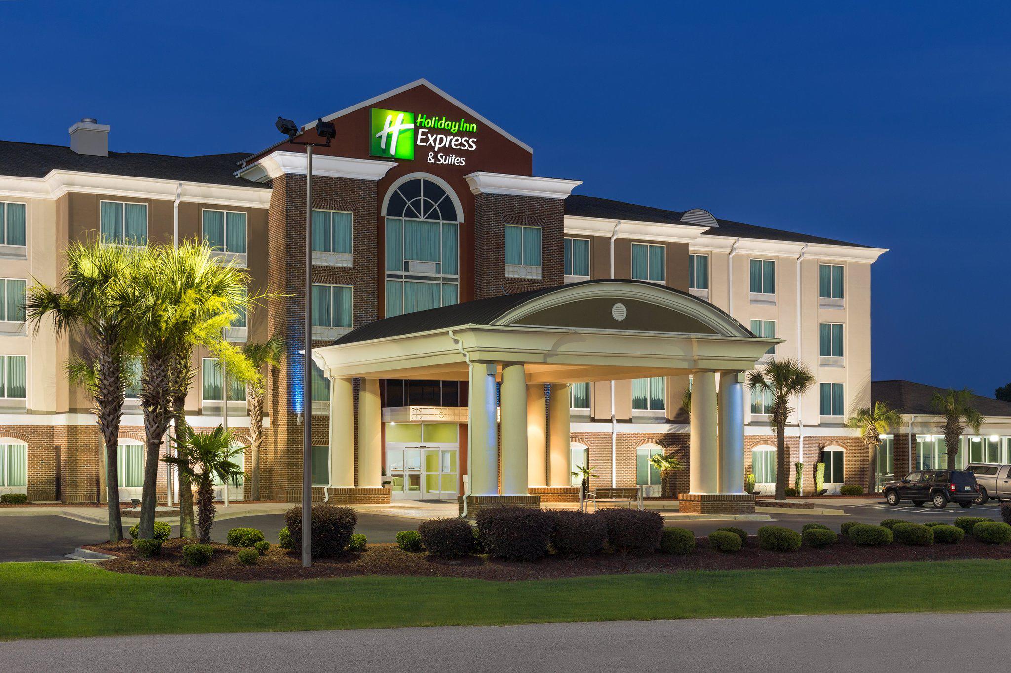 Holiday Inn Express & Suites Florence I-95 @ Hwy 327 Photo