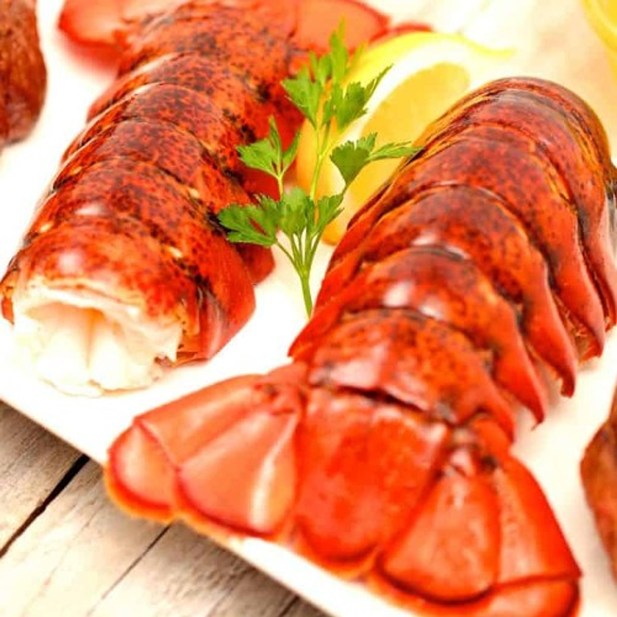 Lobster Tails (2PCS) / Duoi Tom Hum
