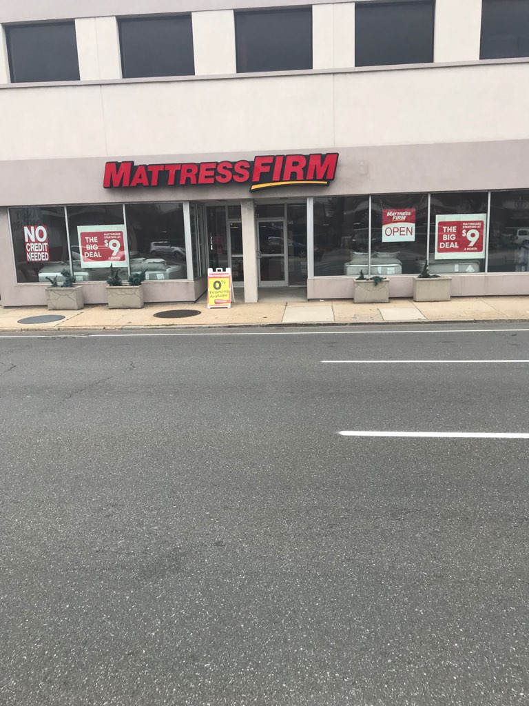 Mattress Firm Rockville Centre Photo