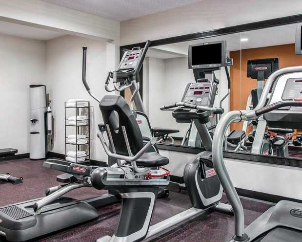 Images Quality Inn & Suites Warren - Detroit