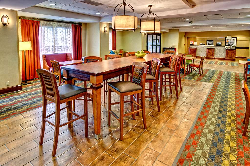 Hampton Inn Cleveland Image