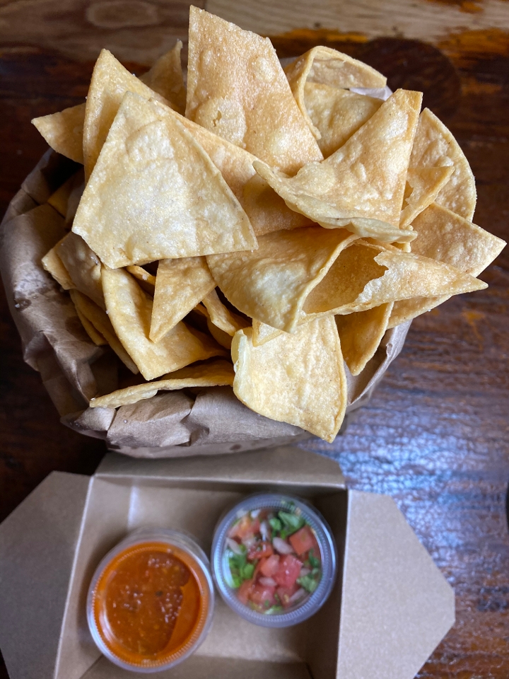 Chips & 5 Salsas