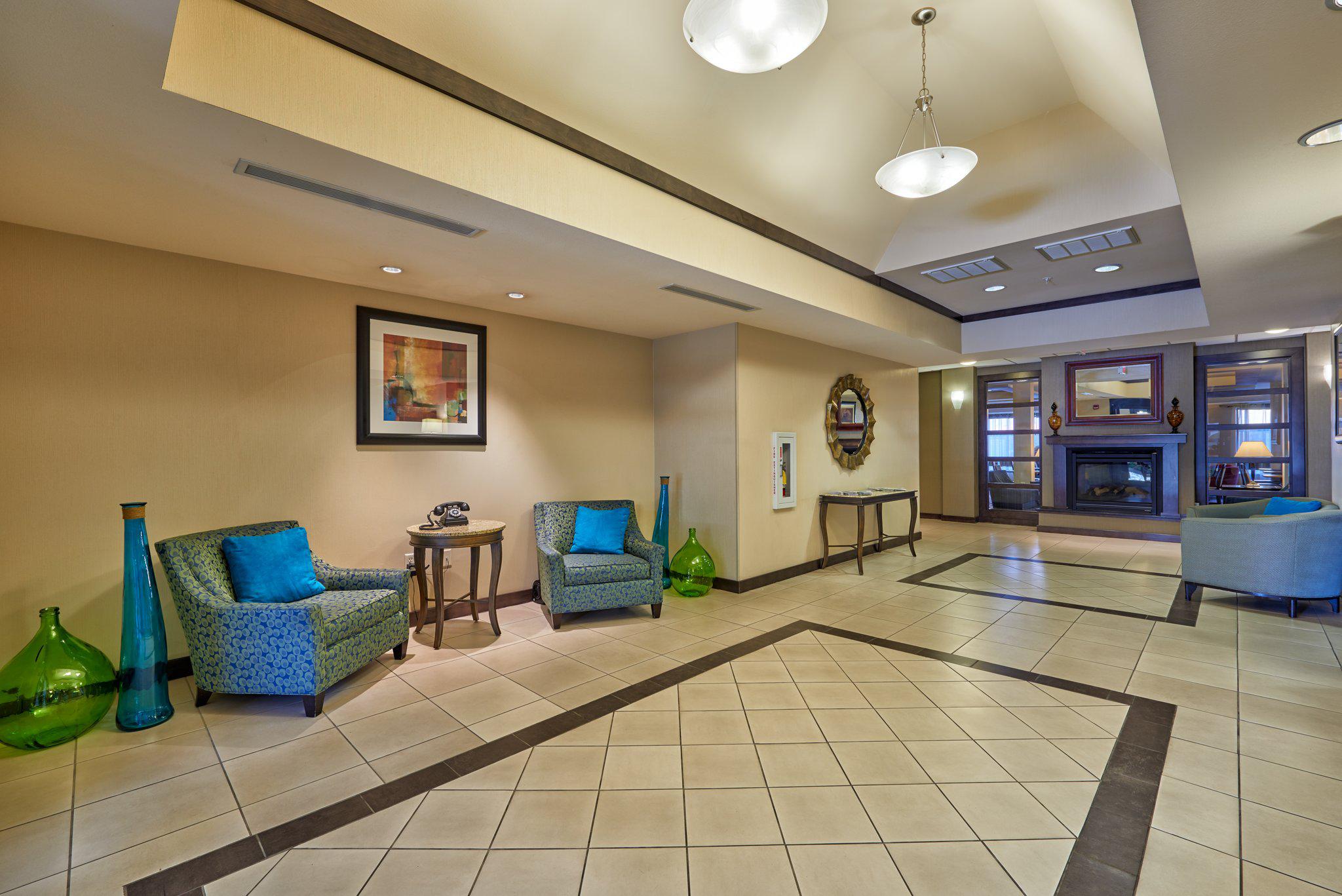 Holiday Inn Express & Suites El Paso Airport Photo
