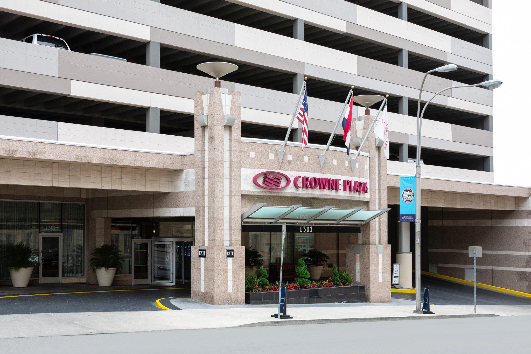 Crowne Plaza Kansas City Downtown Photo