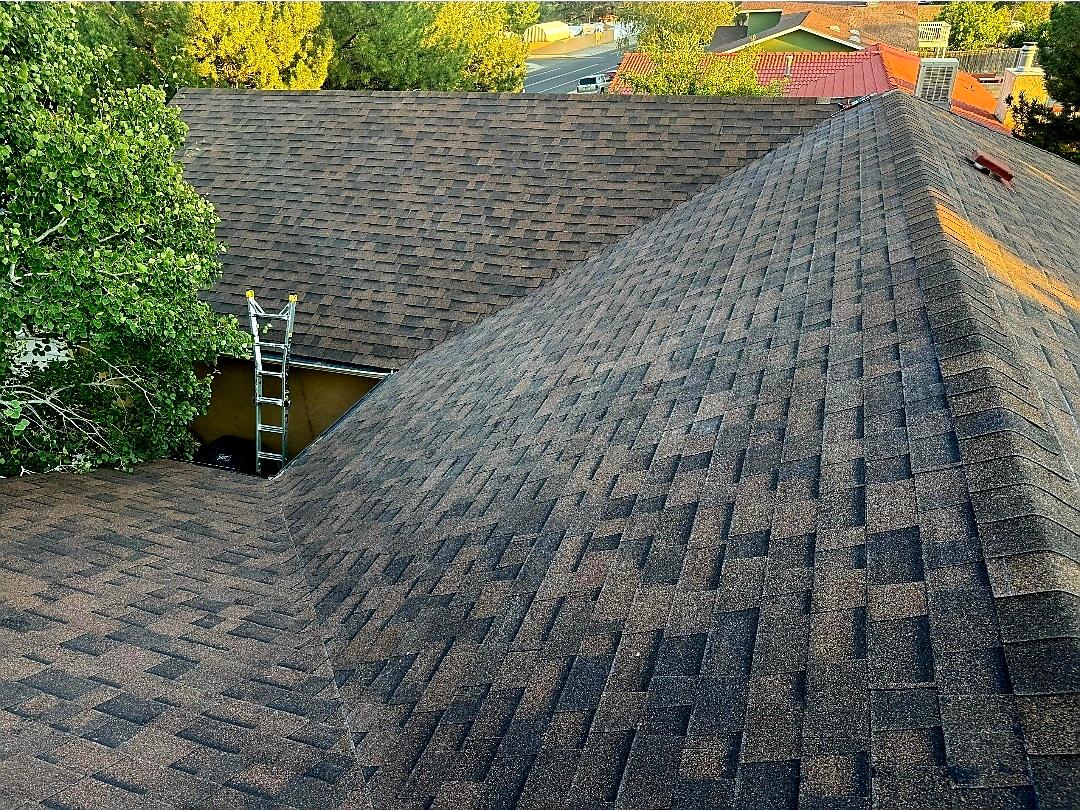 D & D Roofing & Gutters LLC Image
