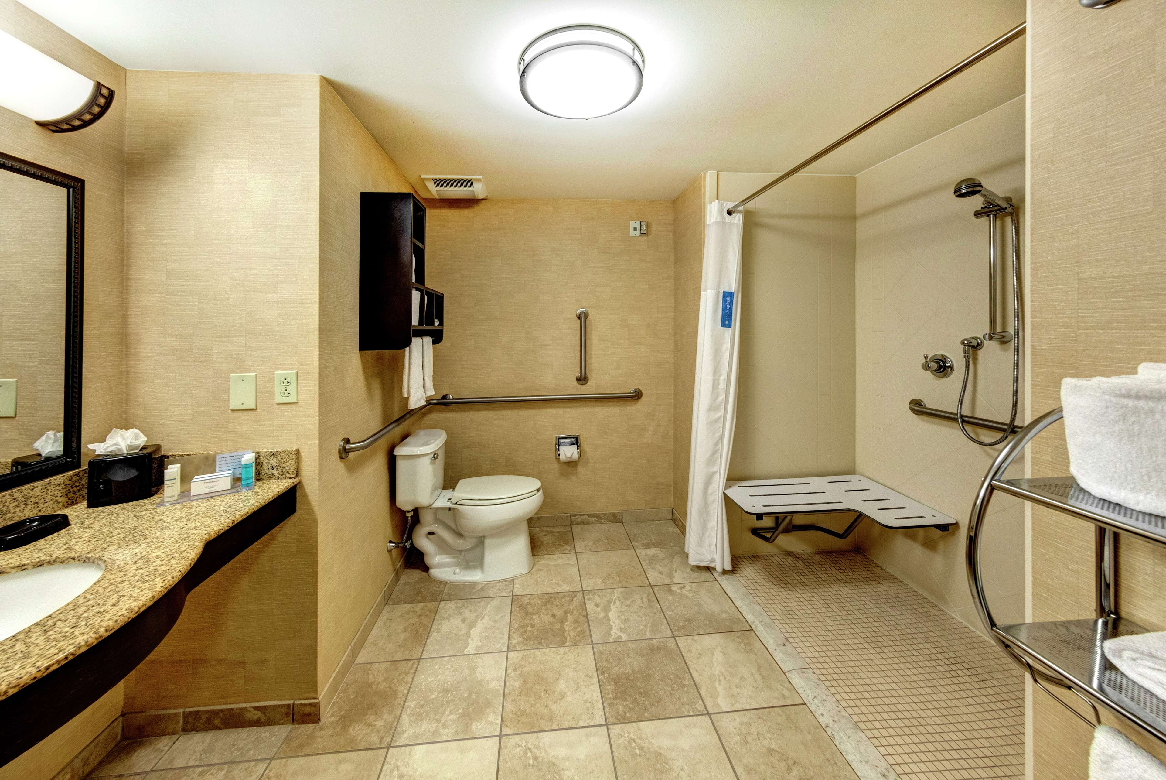 Guest room bath