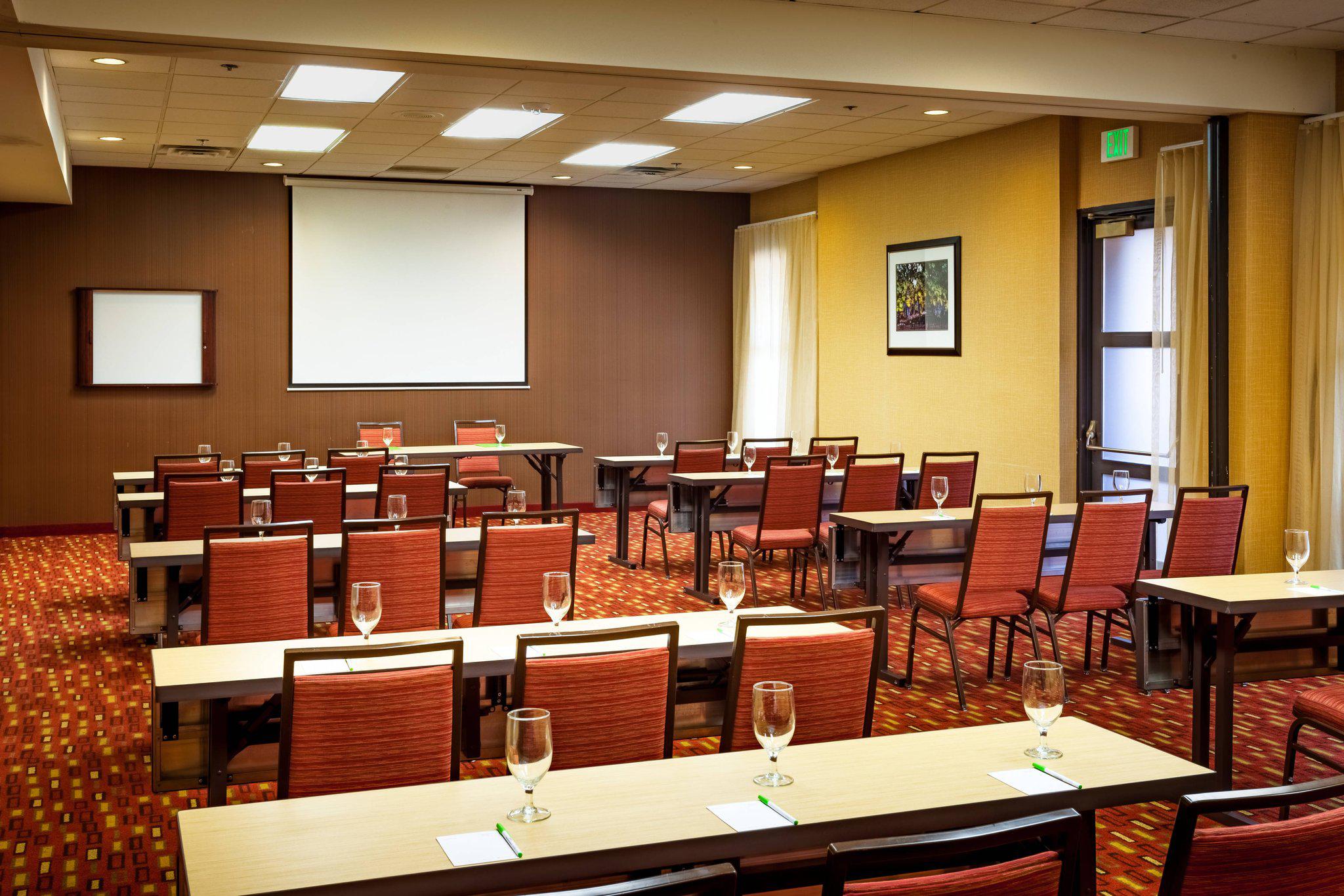 Courtyard by Marriott Santa Rosa Photo