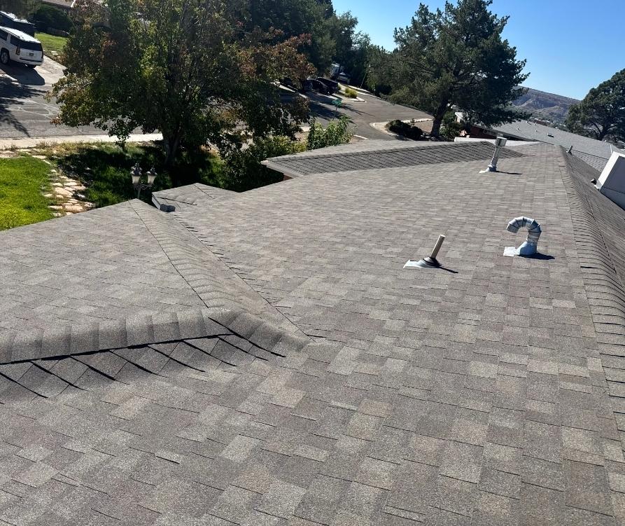 D & D Roofing & Gutters LLC Image