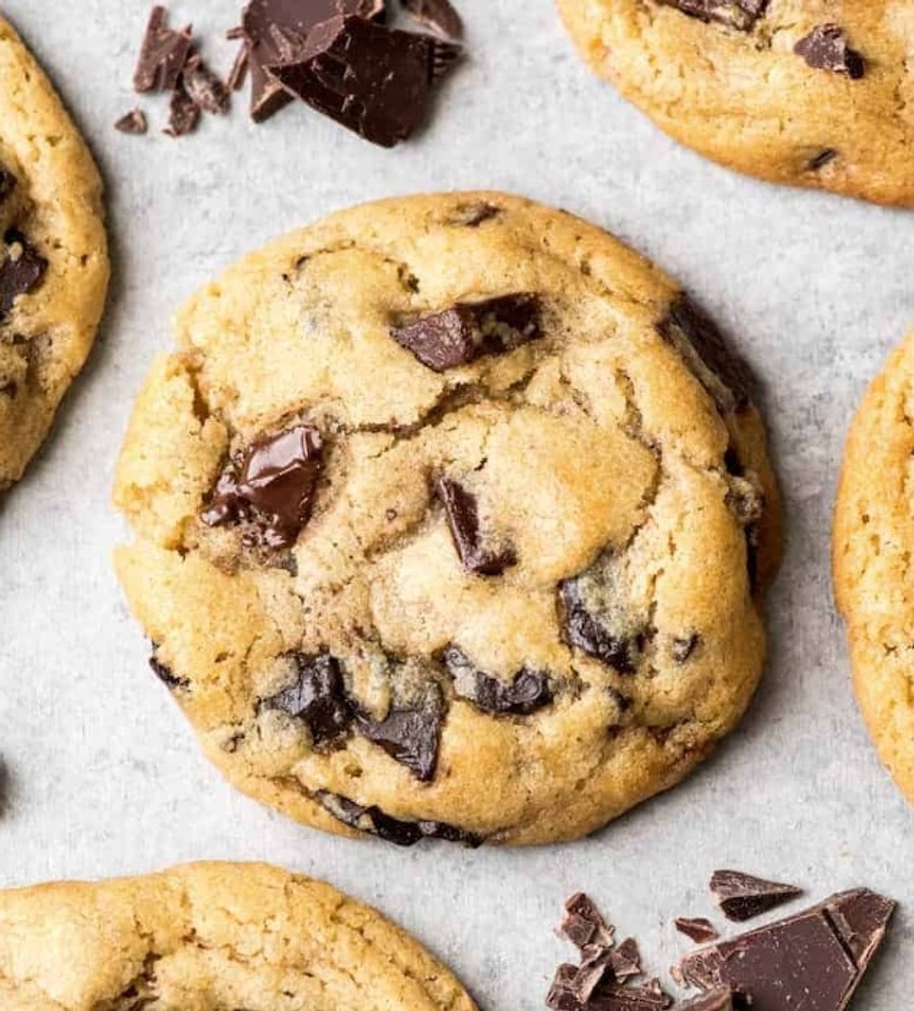 CHOCOLATE CHIP COOKIE