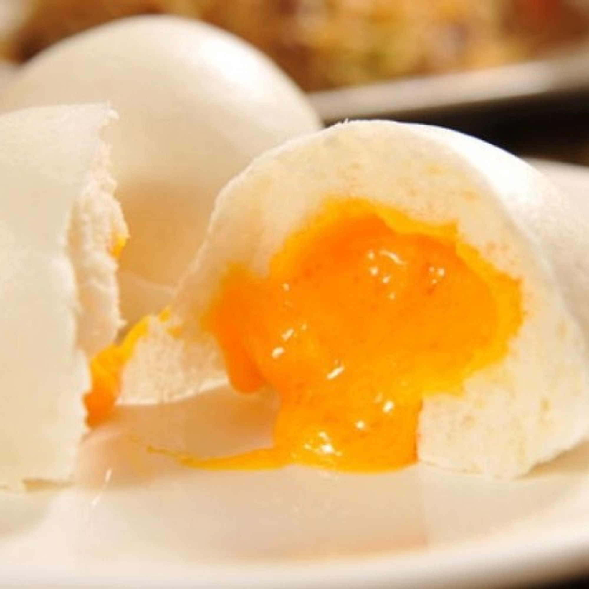 Steamed Golden Lava Bun (3)
