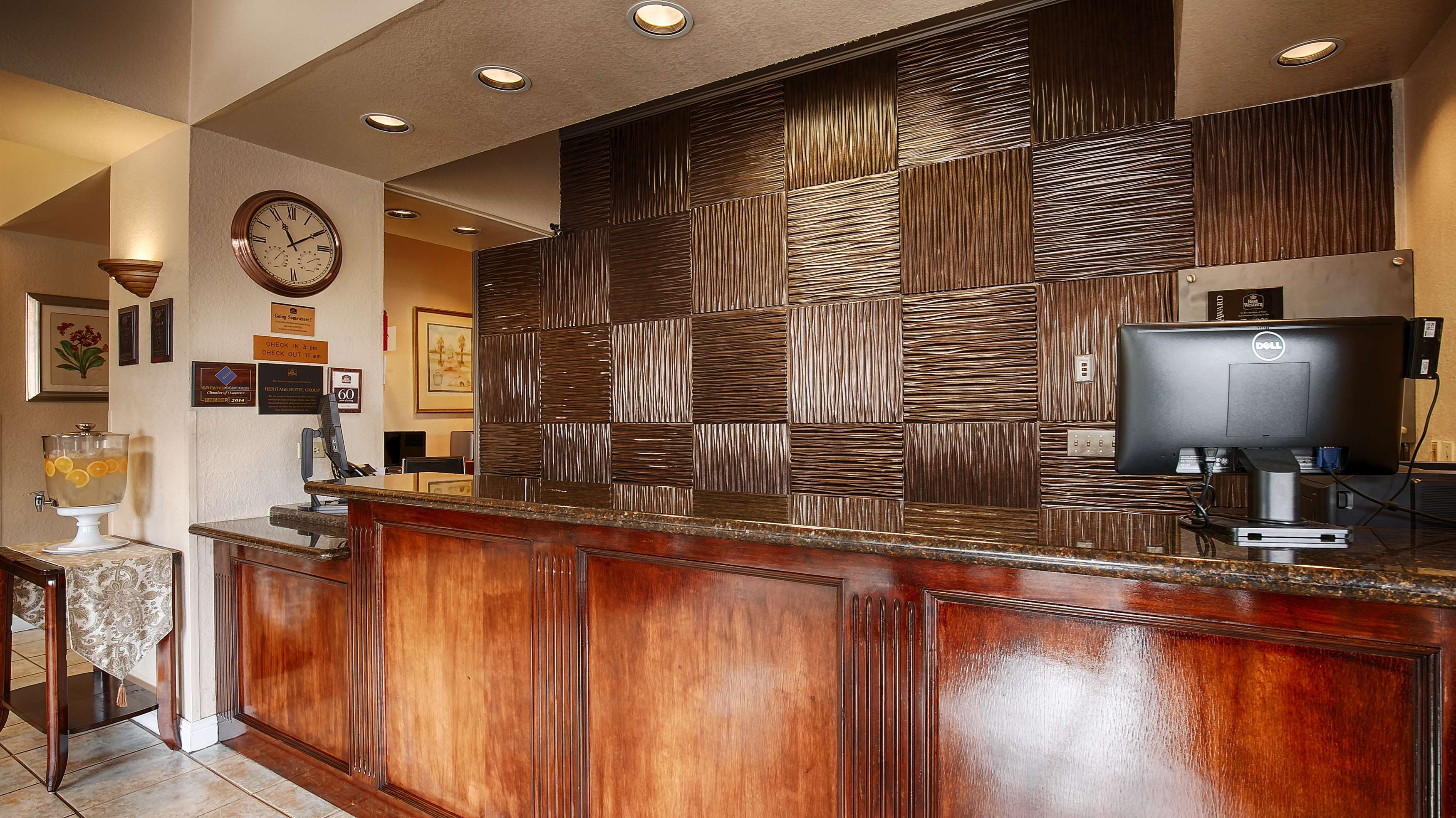 Best Western Heritage Inn Photo