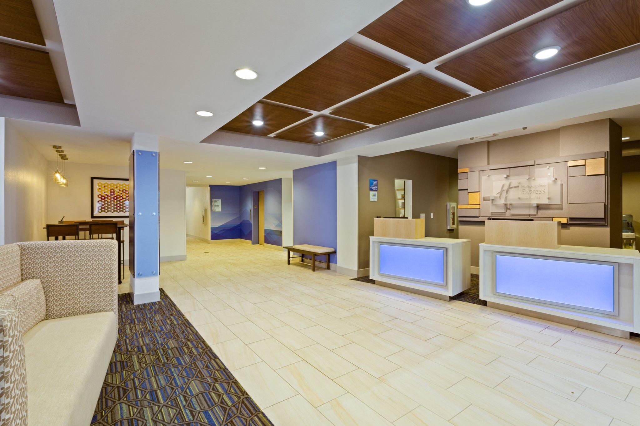 Holiday Inn Express & Suites Tavares - Leesburg, an IHG Hotel