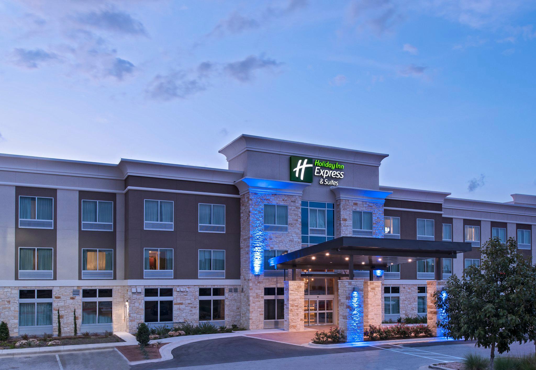 Holiday Inn Express & Suites Austin NW - Four Points Photo