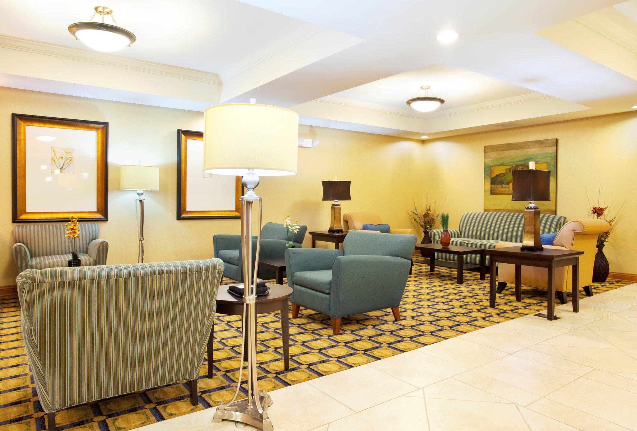 Holiday Inn Express & Suites Chicago South Lansing Photo