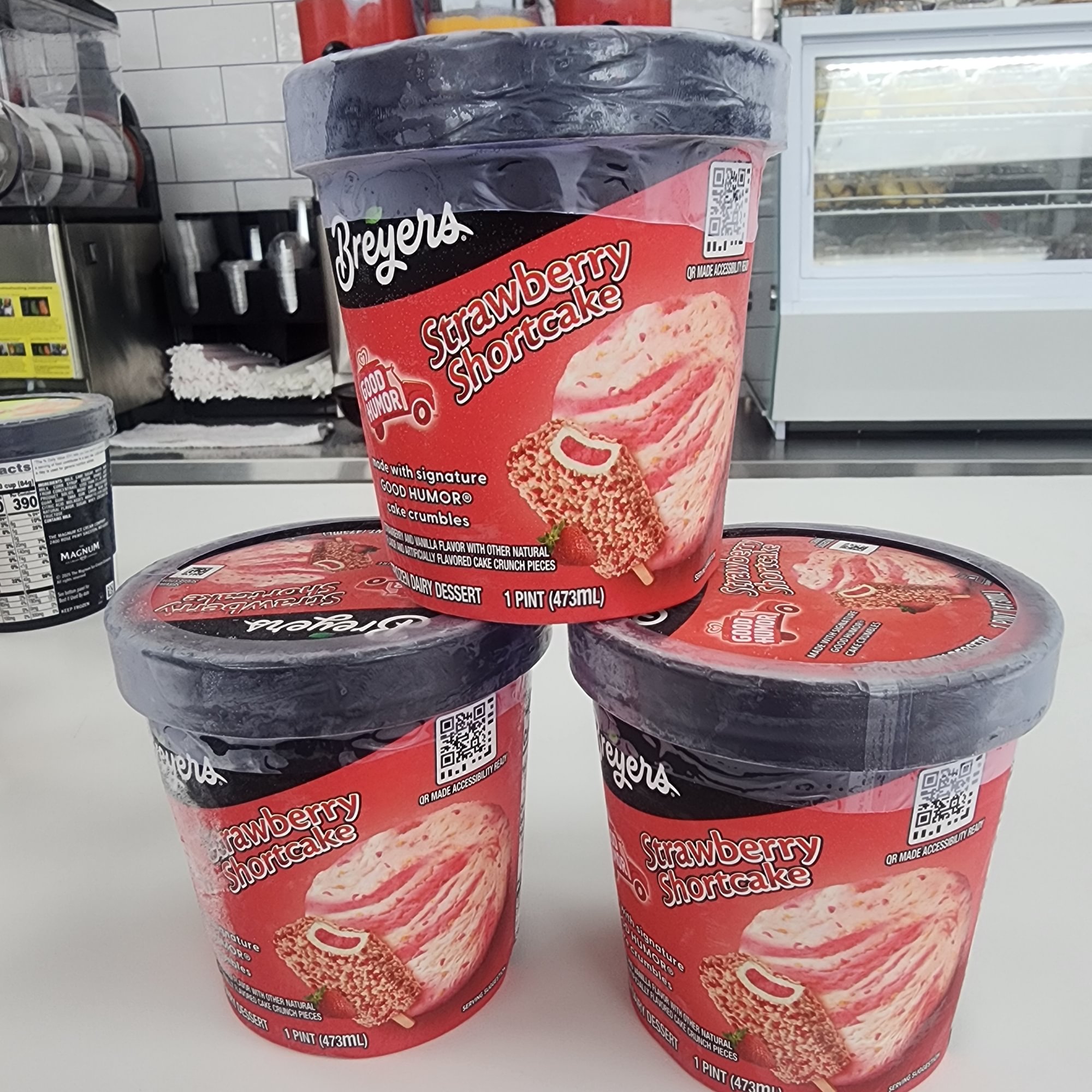 ICE CREAM Strawberry Shortcake 