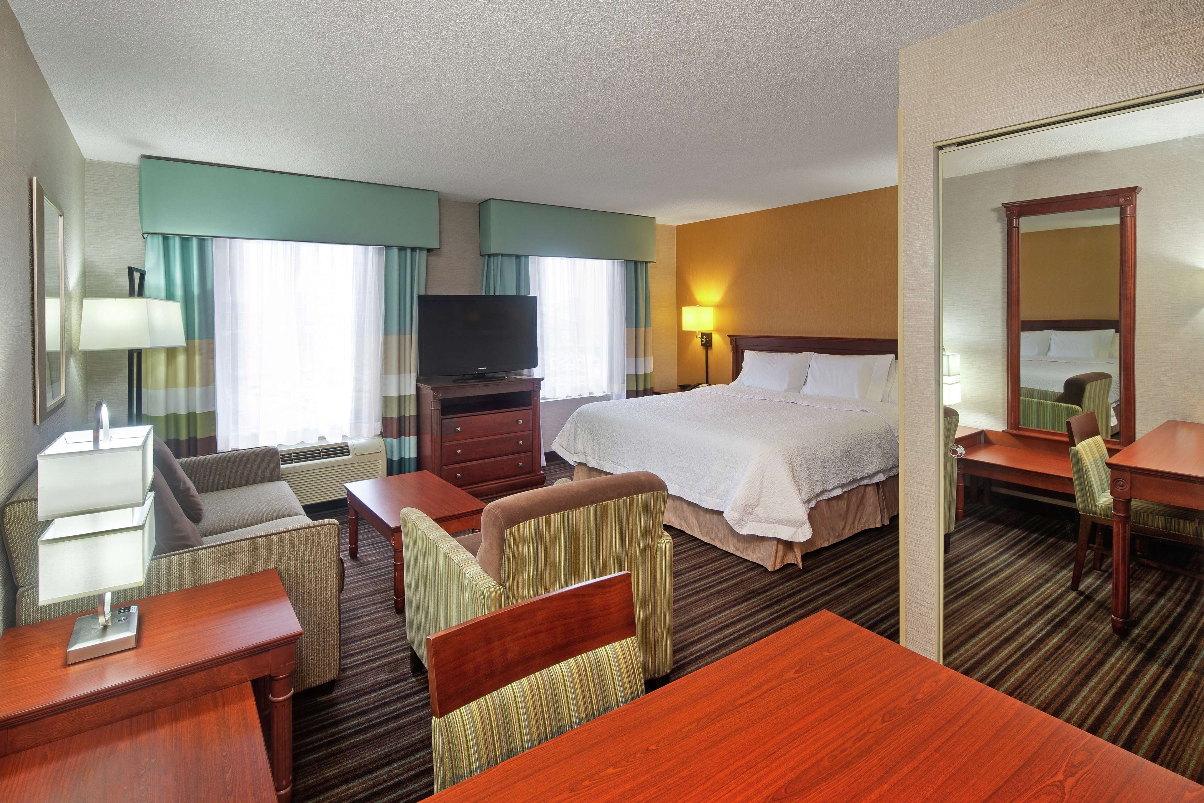 Hampton Inn & Suites by Hilton Toronto Airport Mississauga