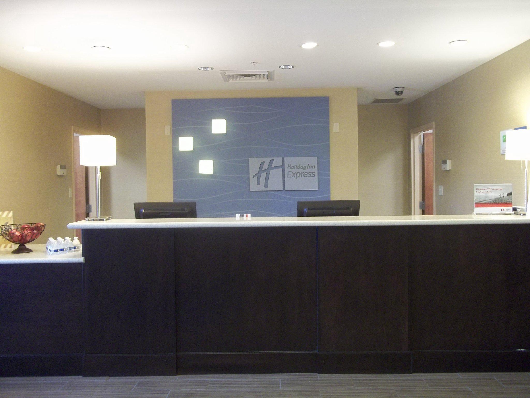 Holiday Inn Express & Suites Winchester Photo