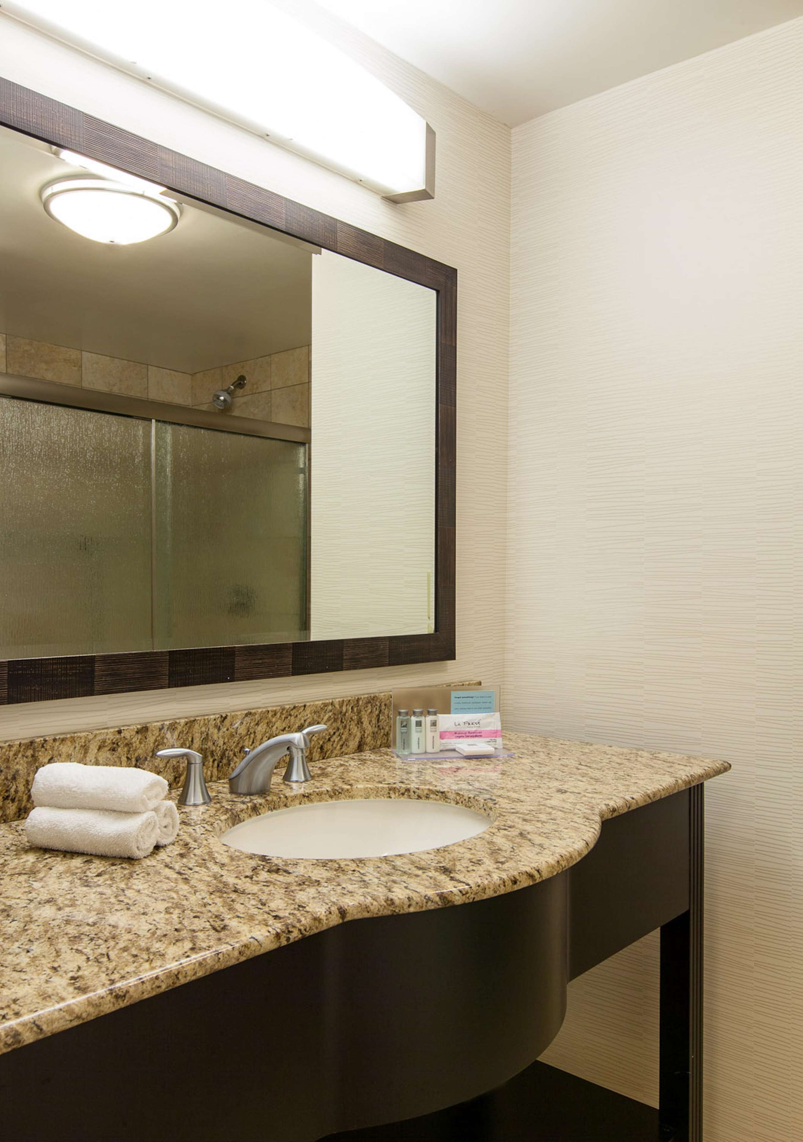 Hampton Inn & Suites Phoenix Chandler-Fashion Center AZ Photo