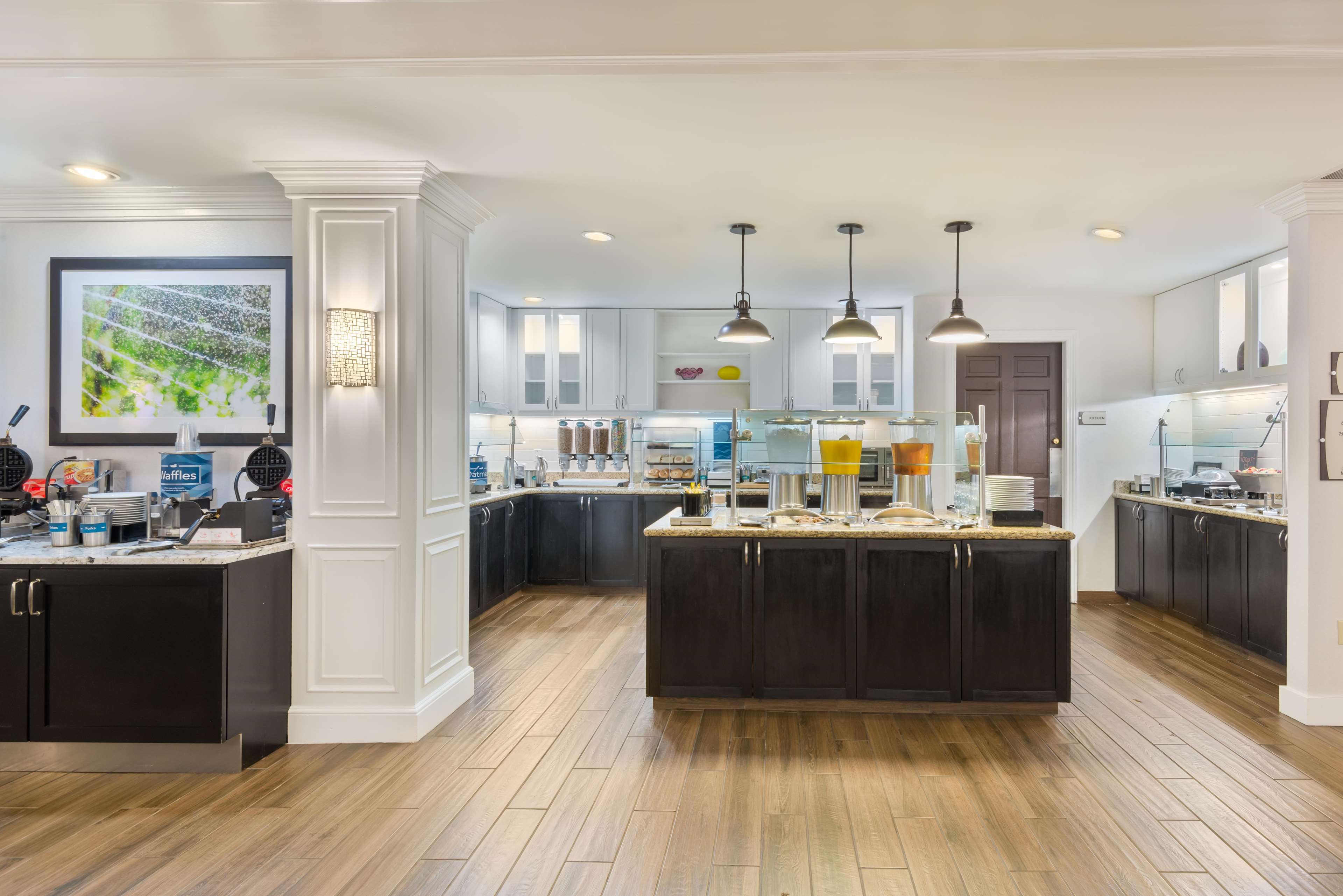 Homewood Suites by Hilton Charlotte-North/Univ Research Park Photo