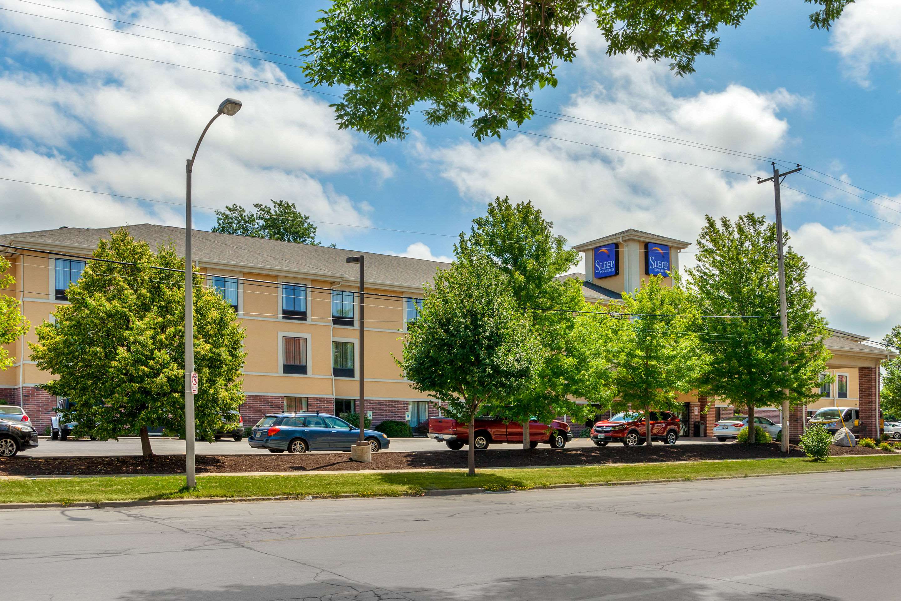 Sleep Inn & Suites Airport Photo